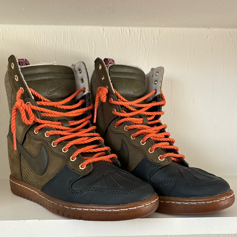 Nike Dunk Sky Hi Sneakers Hidden Wedge Heel H2O Repel Loden/Black Size 6.5